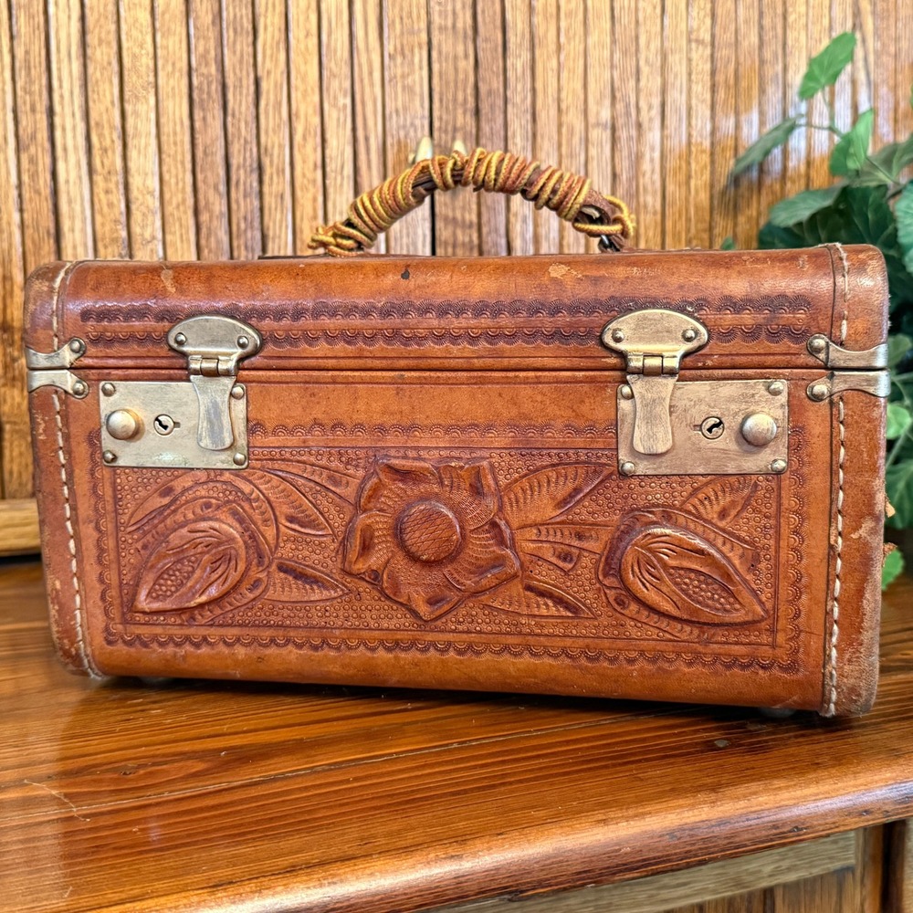 Flores Hand Tooled Leather Train Case Women Med Tan Good Vintage Floral Mexico